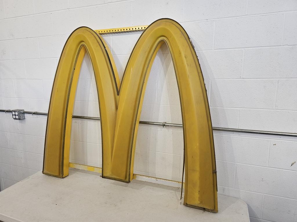 McDonald's Plastic M 4'