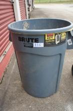 Rubbermaid 32 Gal Commercial Brute Garbage Can