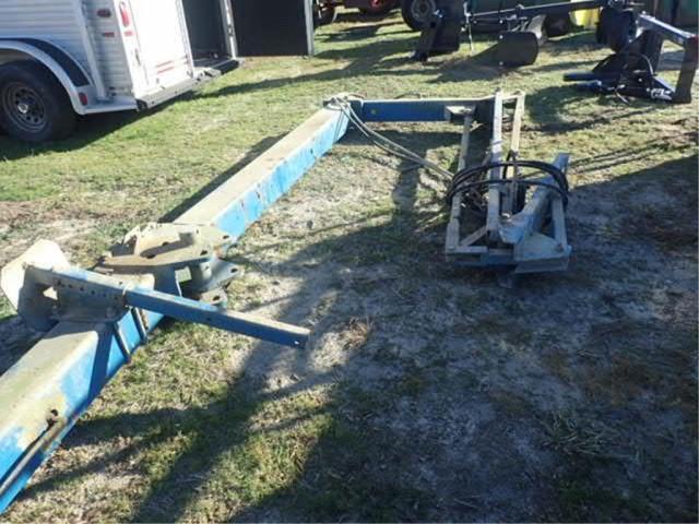 Kinze 3120 Vertical Fold Tool Bar W/ Row Markers