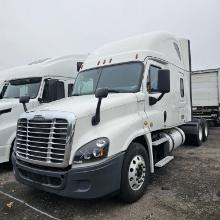 2018 Freightliner Cascadia Sleeper Cab