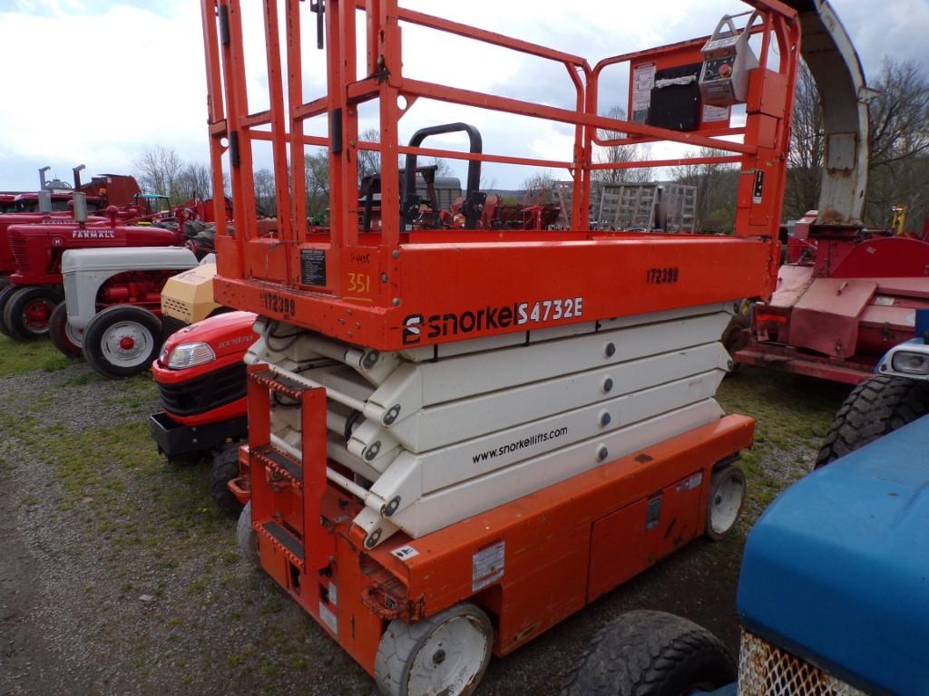 Snorkel S-4732E 32' Elec. Scissor Lift, Low Hours (4425)