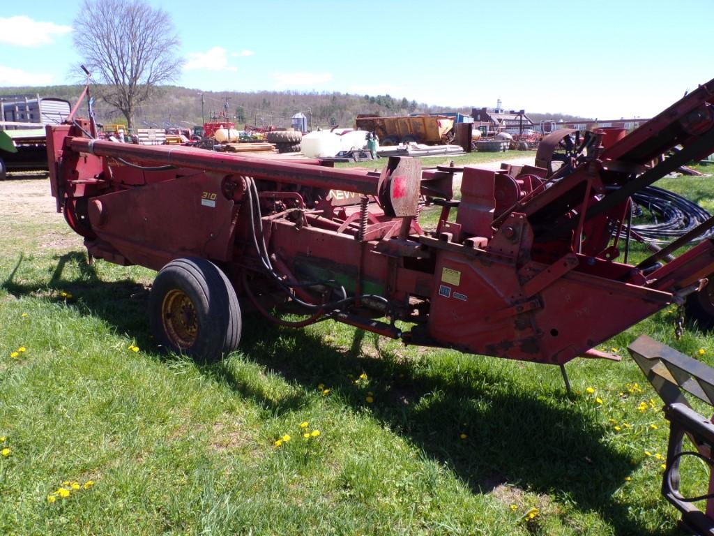 NH 310 Square Baler w/Kicker  (5467)