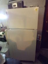 Amana Refrigerator with Top Freezer, Unknown Condition