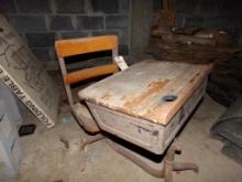 Childs One-Piece School Desk (Back Cellar)