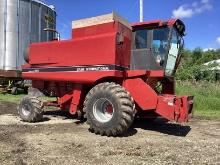 Case IH 1660 Combine