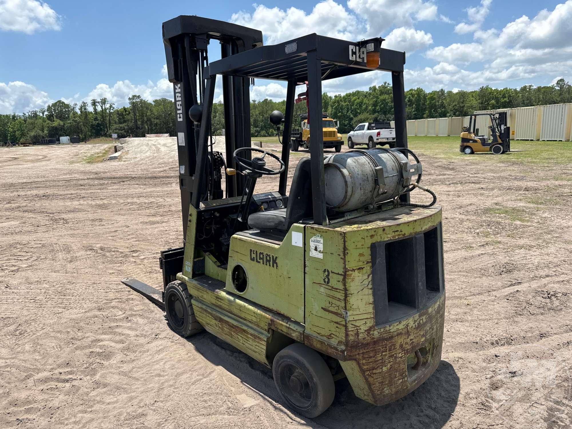 2003 CLARK GCS25MC CUSHION TIRE FORKLIFT SN: G13MC03085518FA