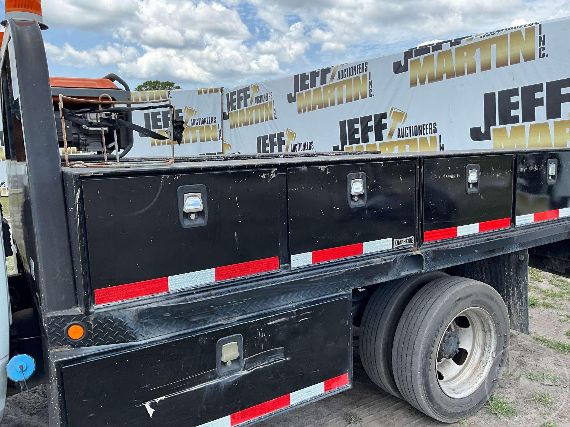 2017 RAM 5500 HD SINGLE AXLE CREW CAB 4X4 FLATBED TRUCK VIN: 3C7WRNFL2HG636654