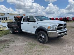 2017 RAM 5500 HD SINGLE AXLE CREW CAB 4X4 FLATBED TRUCK VIN: 3C7WRNFL2HG636654