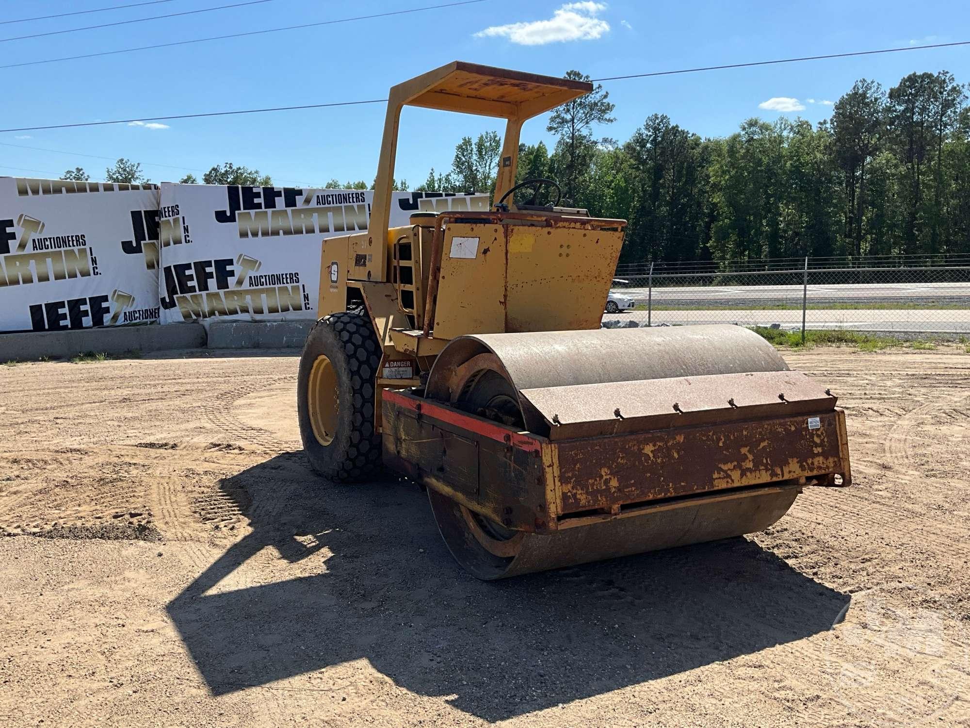 1999 HYPAC C830B SINGLE DRUM VIBRATORY ROLLER SN: B208C1885T