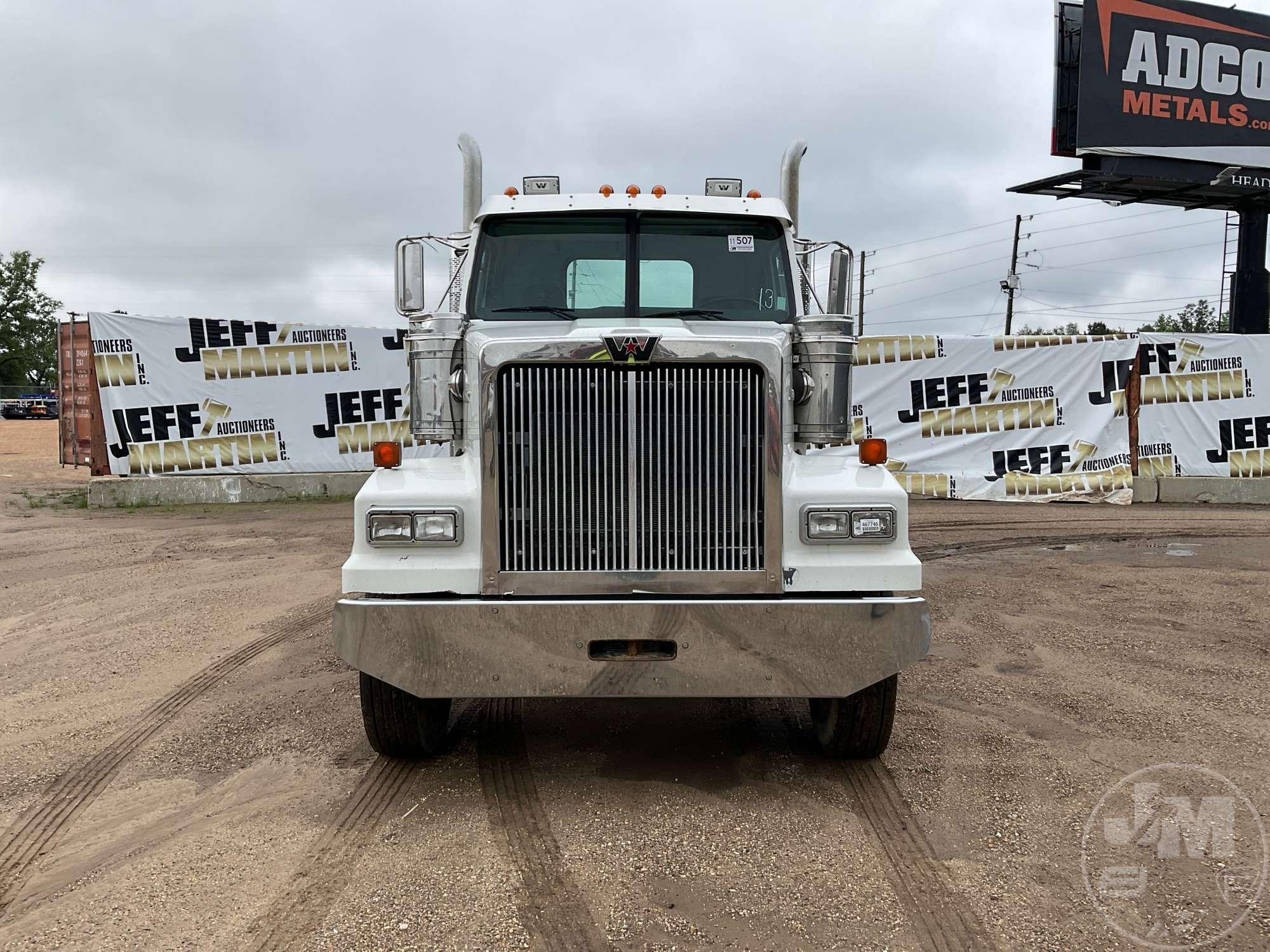 2013 WESTERN STAR 4900 TANDEM AXLE DAY CAB TRUCK TRACTOR VIN: 5KJJAEDV0DPBX3248