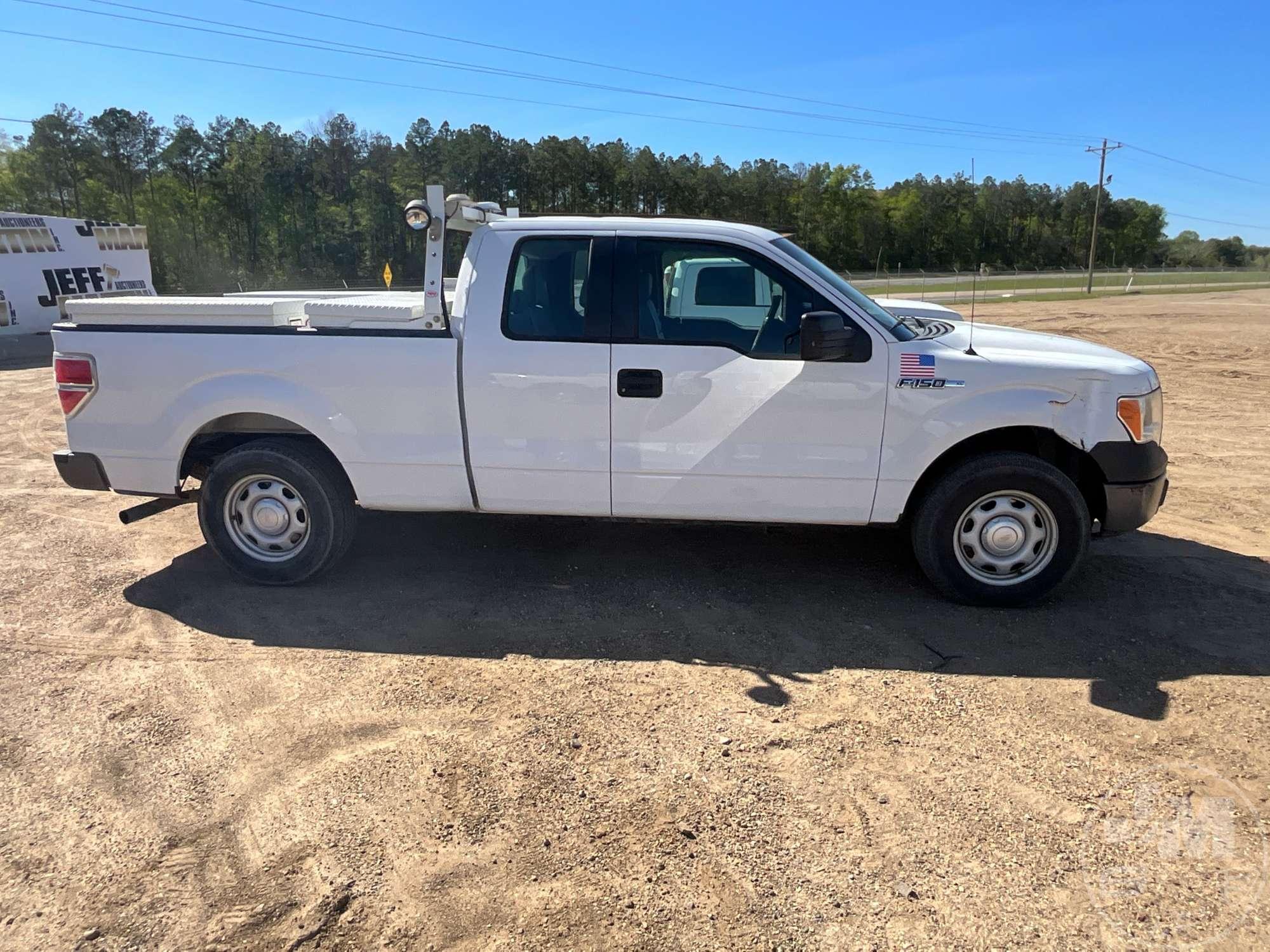 2014 FORD F-150 XL EXTENDED CAB PICKUP VIN: 1FTFX1CF1EKD70333