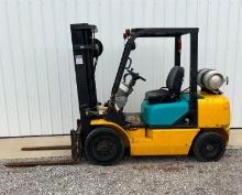 Komatsu FG25T-12 Forklift