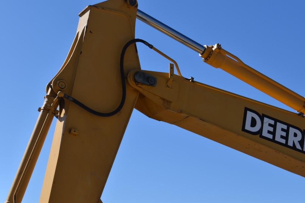 John Deere 200C LC Excavator