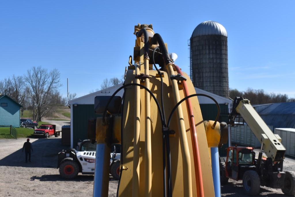 John Deere 200C LC Excavator