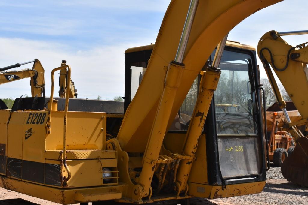 CAT E120B Excavator