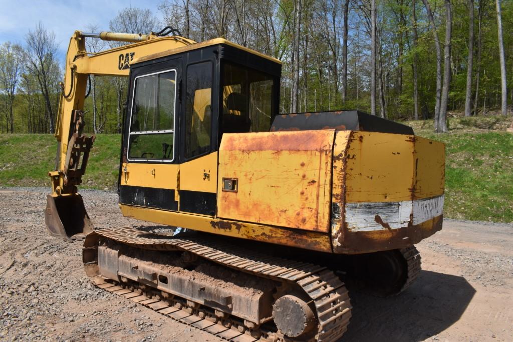 CAT E120B Excavator