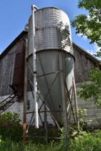 Grain Bin with Unloading Auger