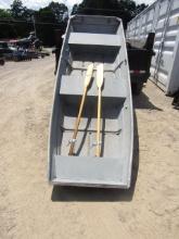 ALUMINIUM ROW BOAT WITH 2 OARS