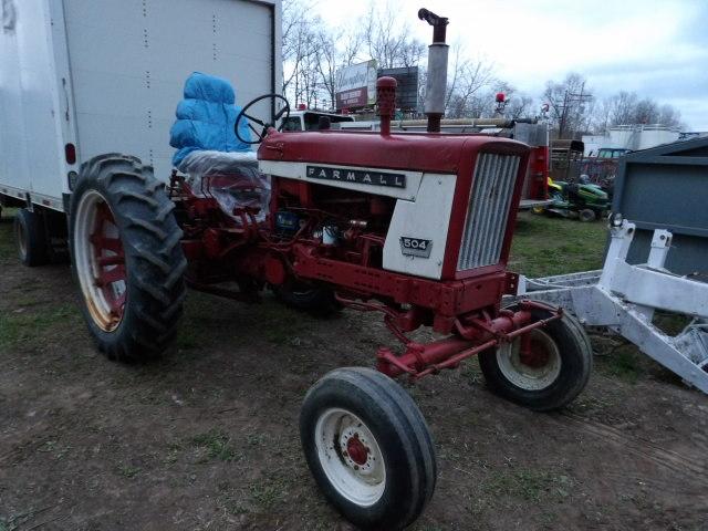 International 504 Gas Tractor w/ Fast Hitch, TA Works, Runs & Drives Carb C