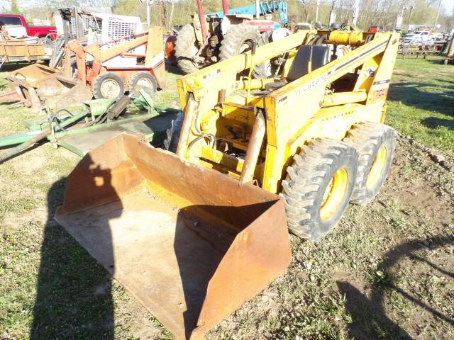 Mustang 1700 Skid Steer, Nice Original Condition, Ford 4 Cylinder Gas Engin