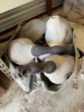 5 ct. Geese Decoys in Canvas Bag