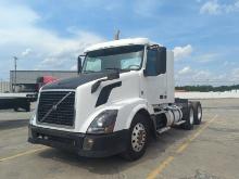 2015 VOLVO VNL T/A DAYCAB