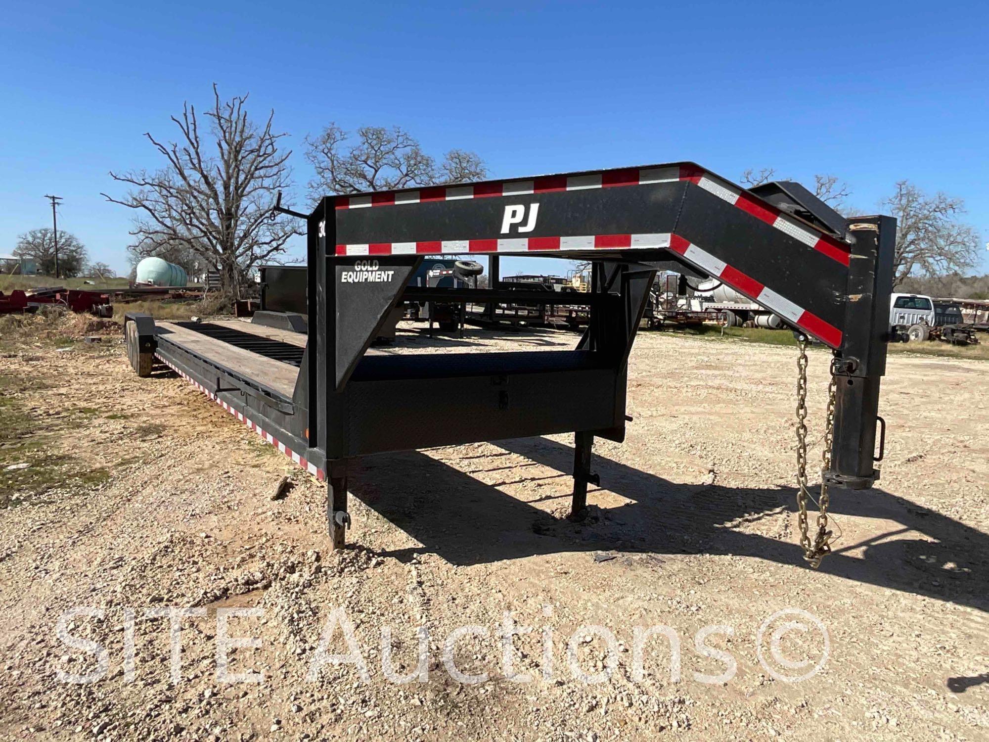 2010 PJ Gooseneck Tri/A Car Hauler Trailer