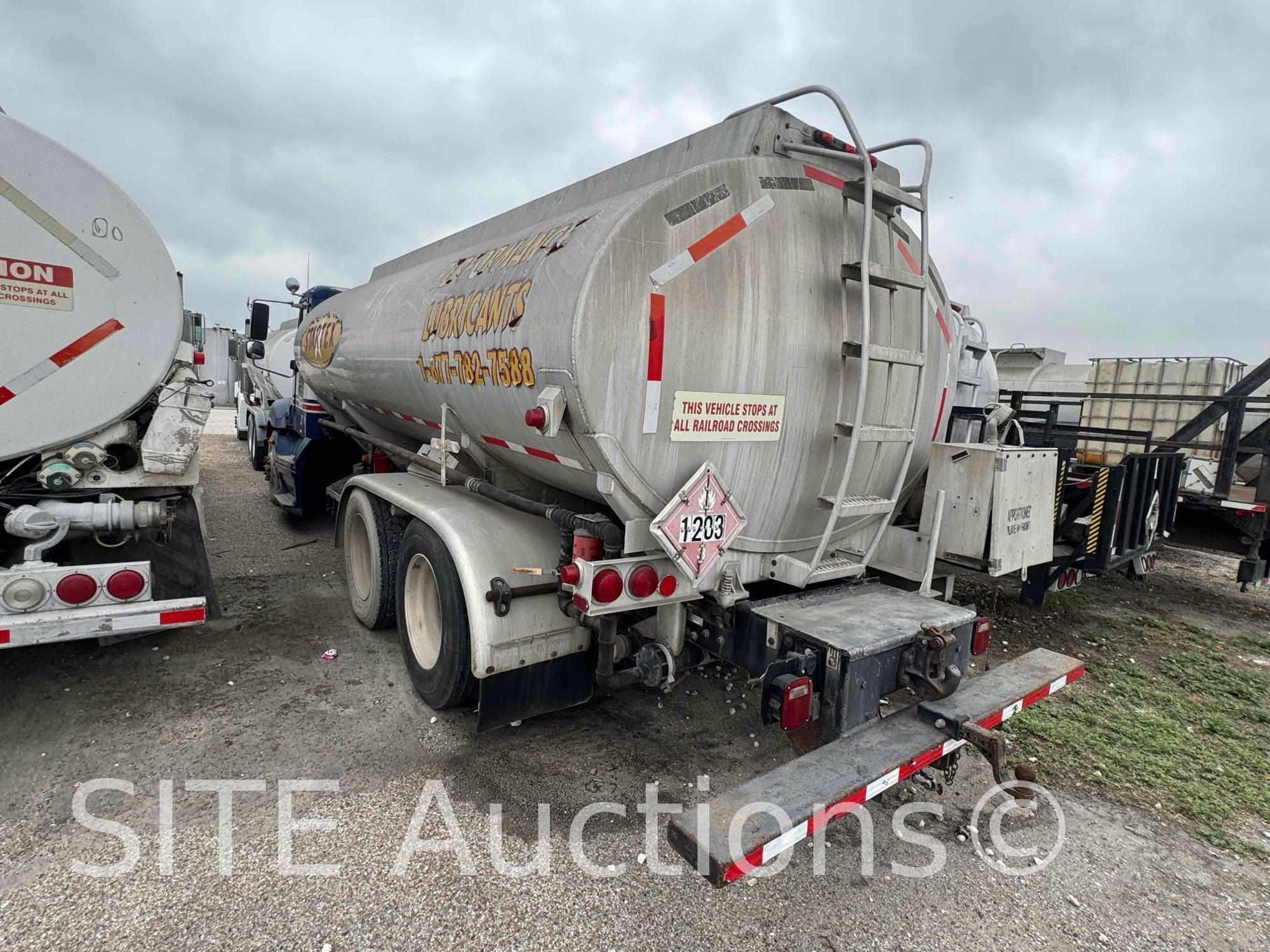 2004 Freightliner Columbia T/A Fuel Truck