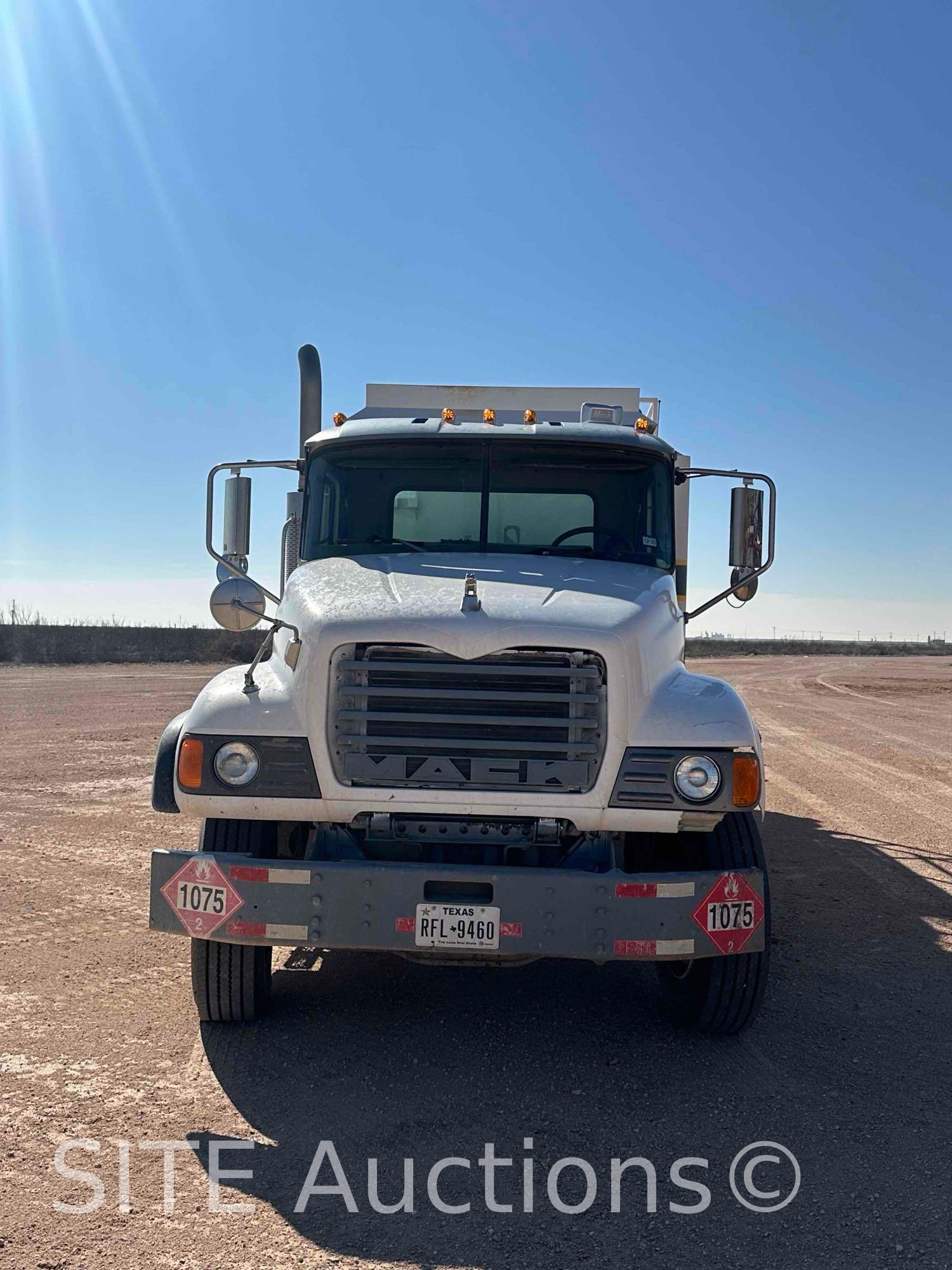 2005 Mack CV713 Granite T/A Hot Oil Truck