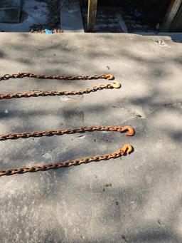 (2) Log Chains with Hooks