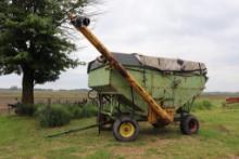 JOHN DEERE RUNNING GEAR EITH GRAVITY FLOW WAGON