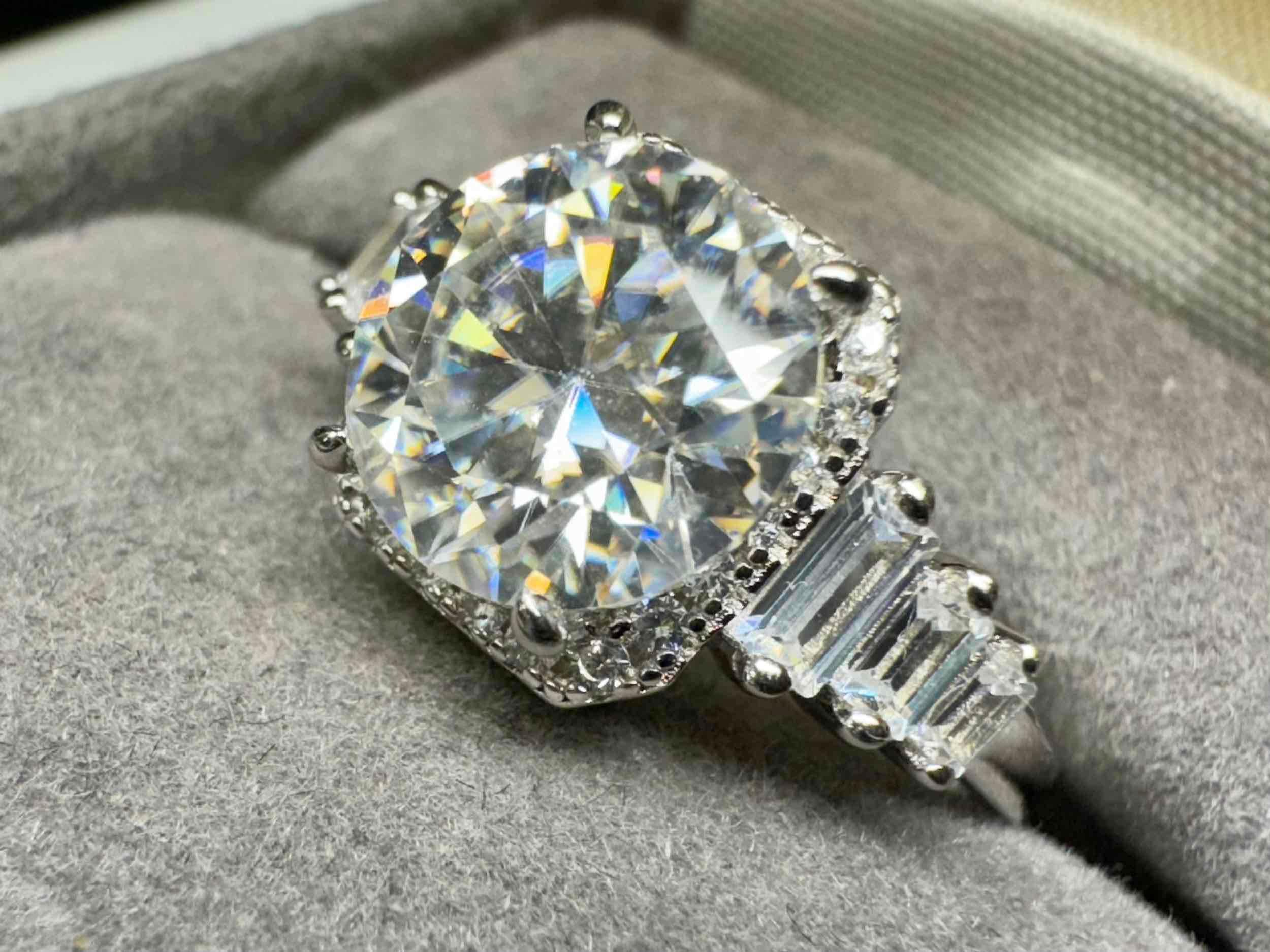 Fancy Moissanite Diamond Ring sz7.5 with GRA Certificate