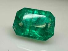 Stunning 11.4ct Emerald Cut Emerald Gemstone Mega Glow