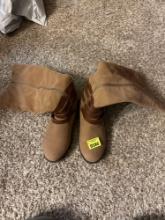 Brown boot, size 7