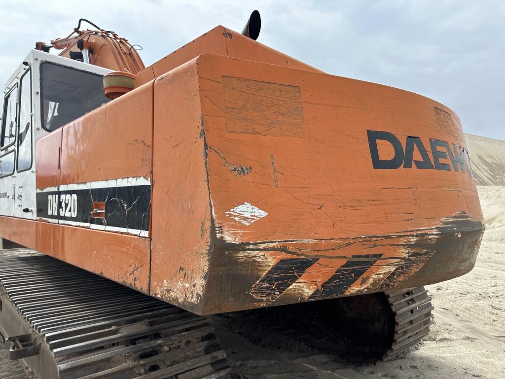 1994 Daewoo Dh320 Excavator