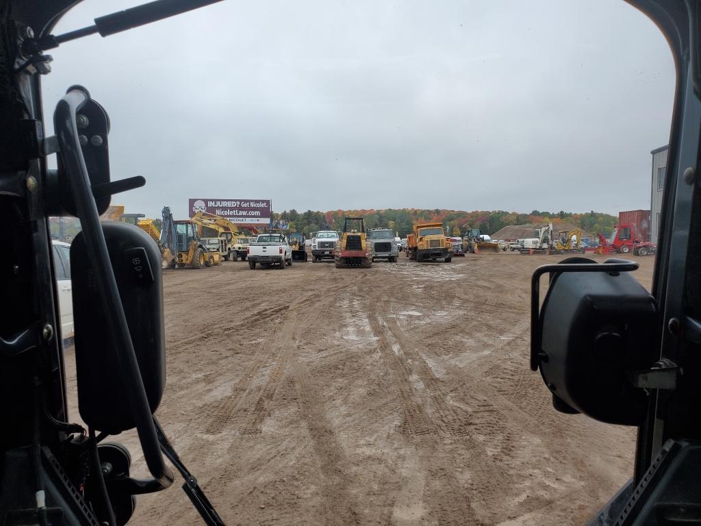 2014 Deere 333e Skid Steer