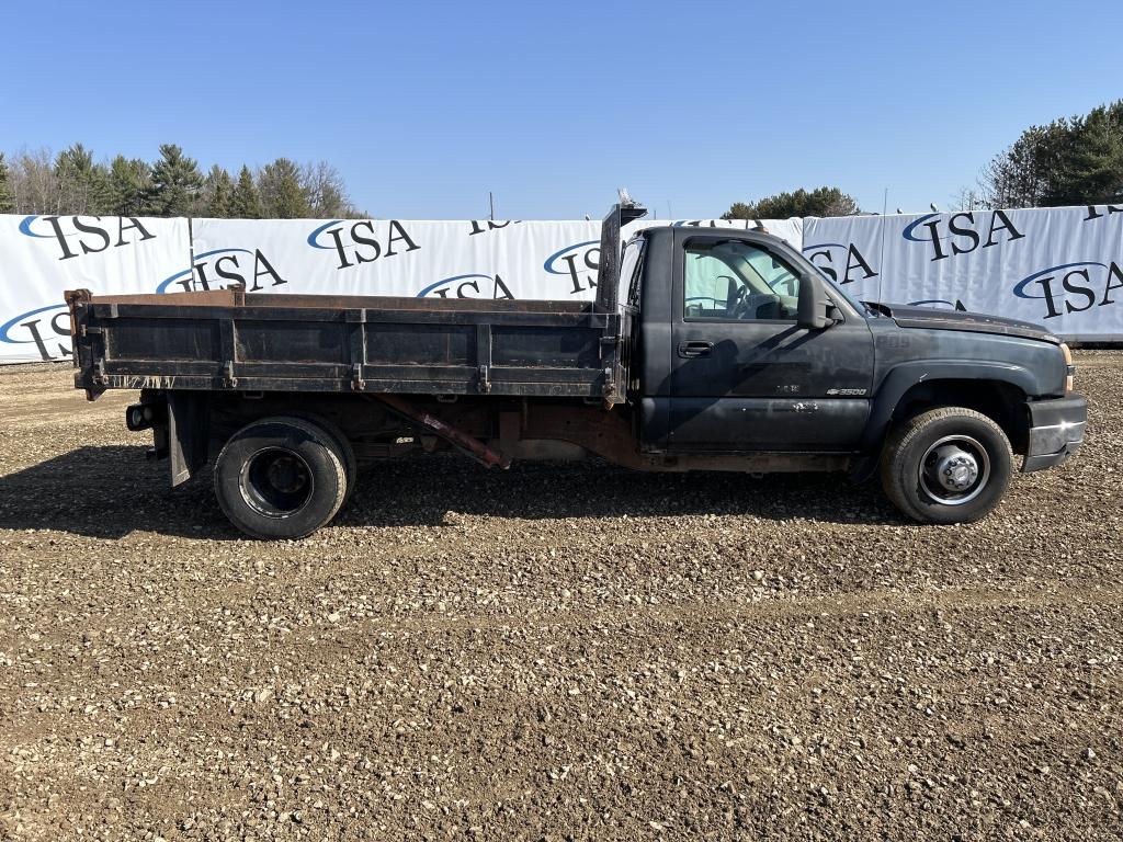 2005 Chevrolet 3500 Dump Box