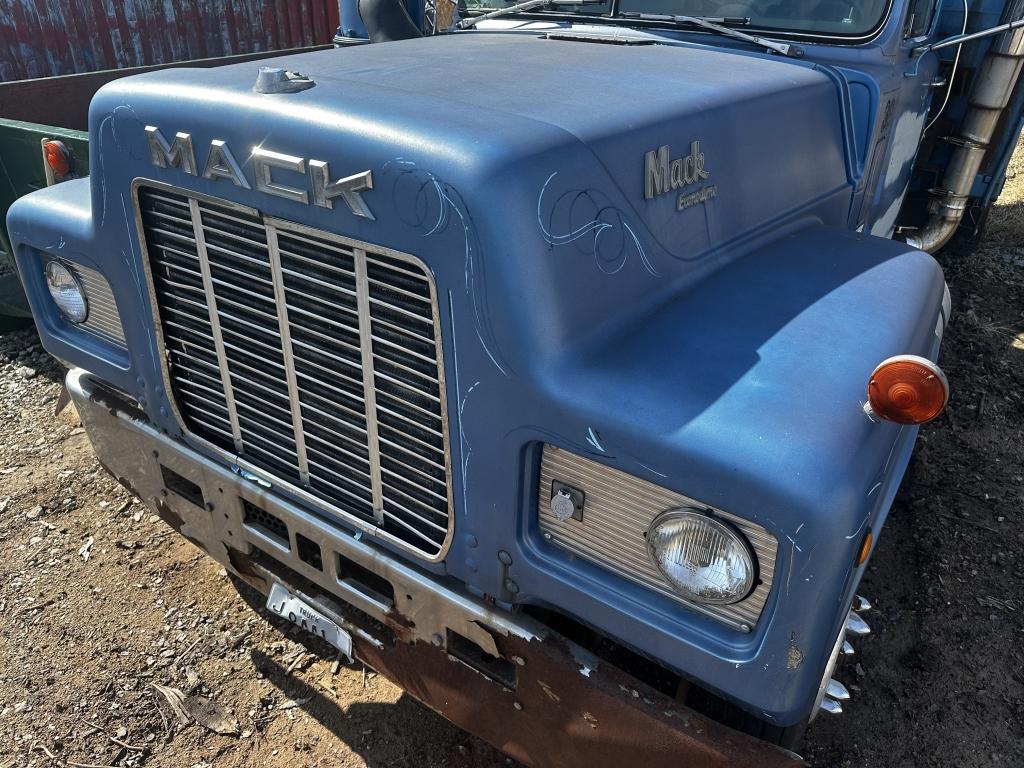 1987 Mack R690t Dump Truck