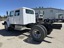 2001 International 4900 4x2 Straight Truck