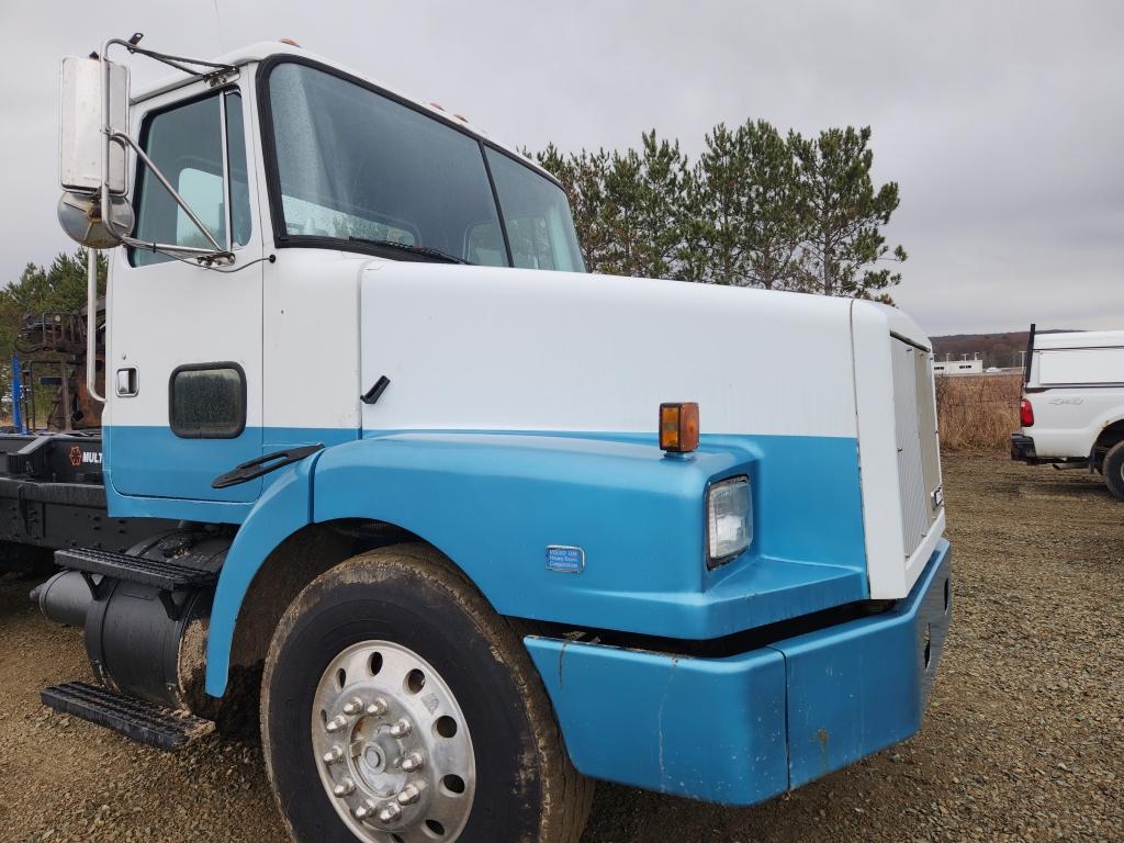 1990 White Gmc Wg64 Cab And Chassis Hook Truck