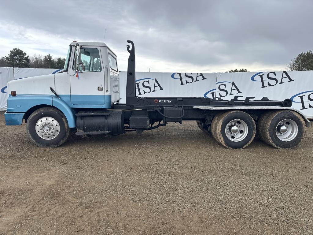 1990 White Gmc Wg64 Cab And Chassis Hook Truck