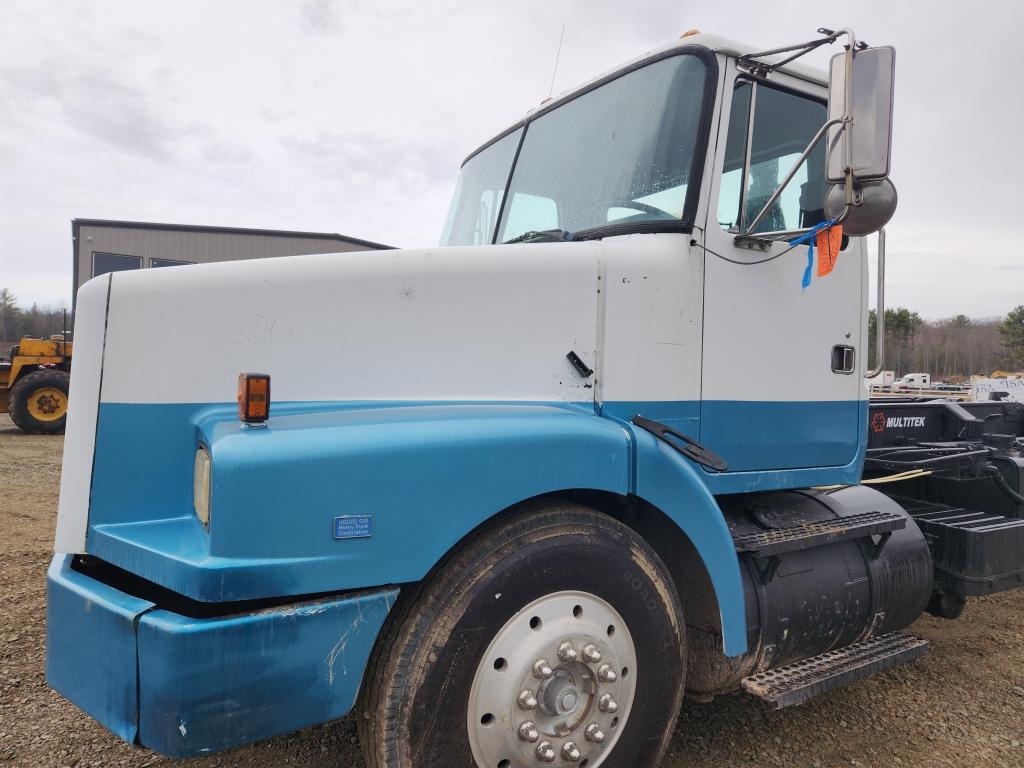 1990 White Gmc Wg64 Cab And Chassis Hook Truck