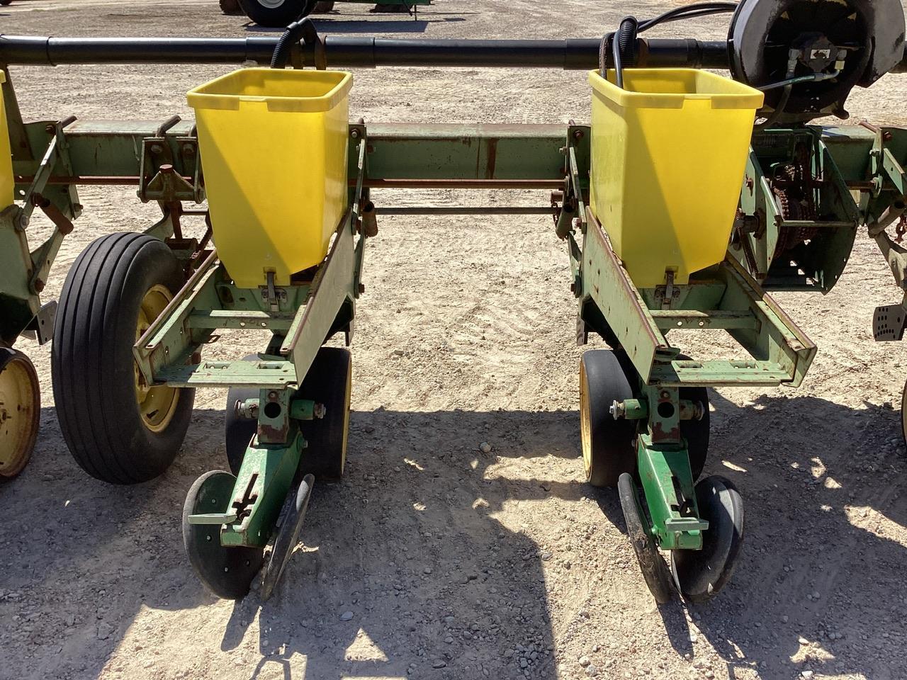 John Deere 7300 Planter