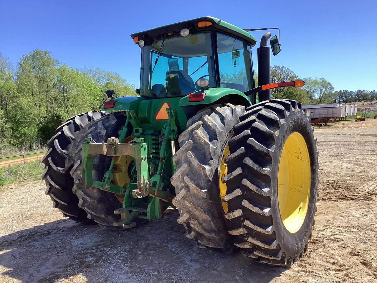 John Deere 8330 Tractor MFWD