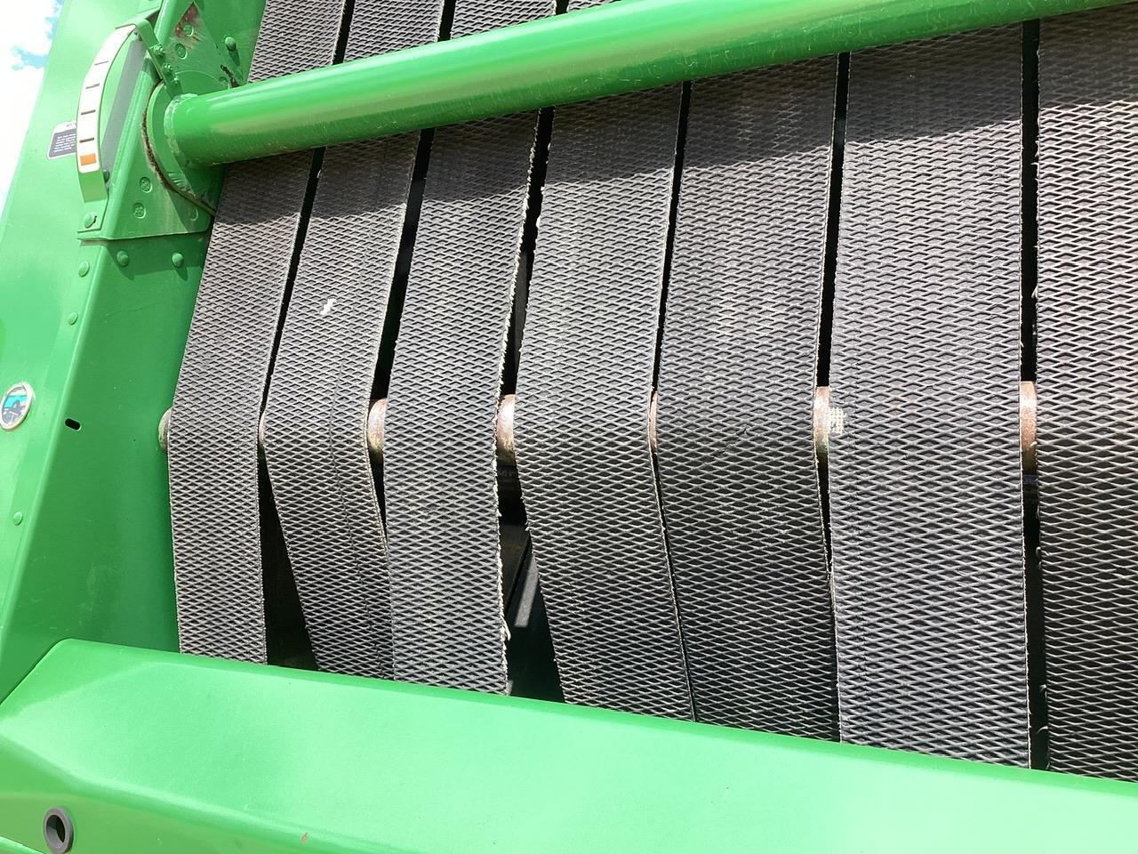 John Deere 568 Round Baler