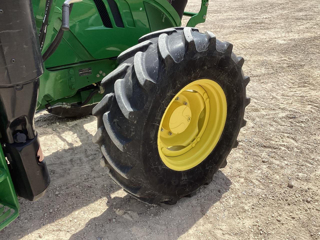 John Deere 6120M Tractor MFWD