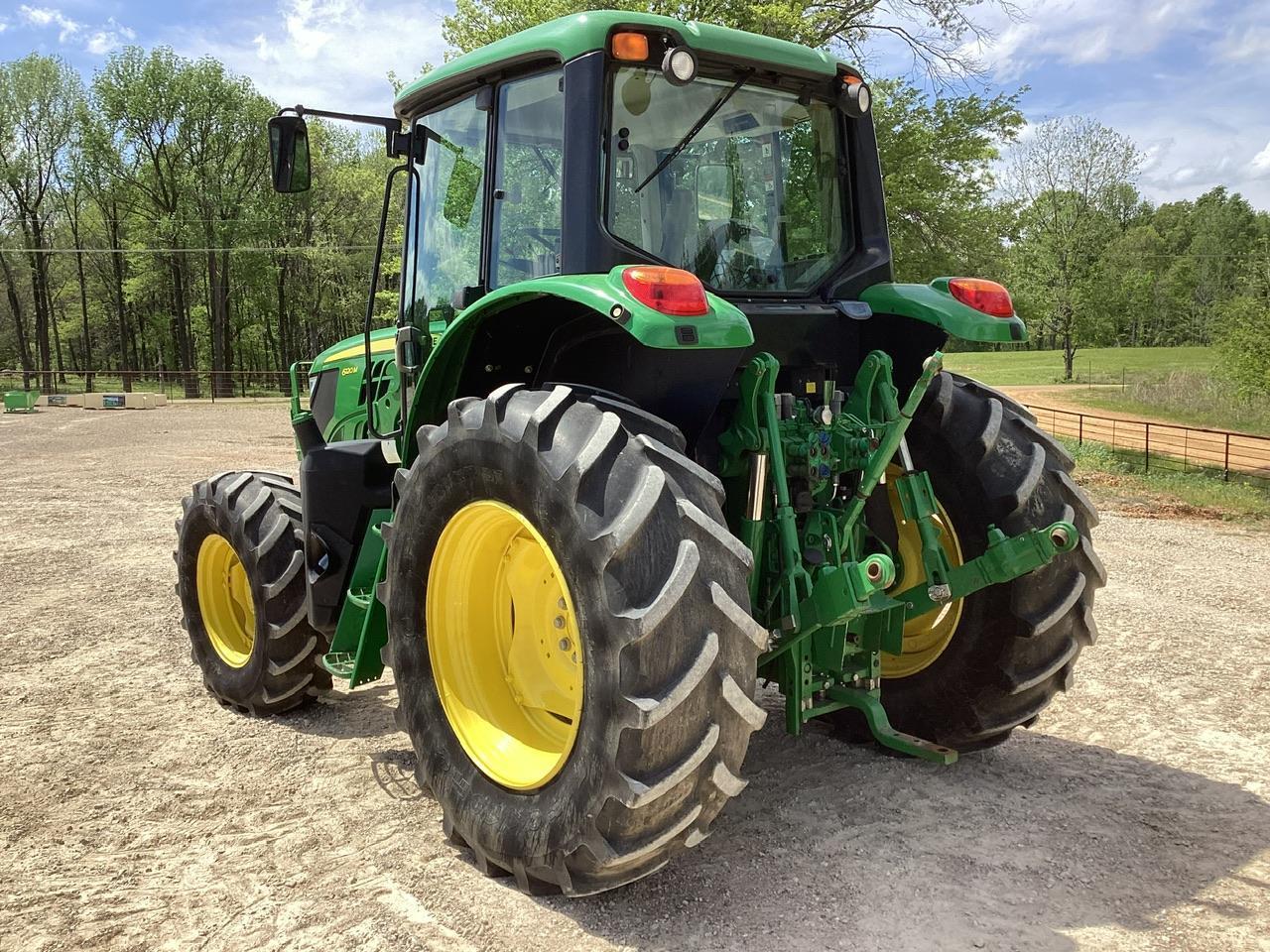 John Deere 6120M Tractor MFWD