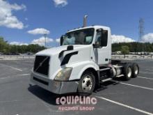 2015 VOLVO TANDEM AXLE DAY CAB