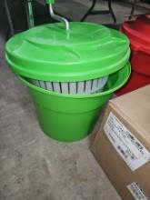 Hand poly lettuce dryer