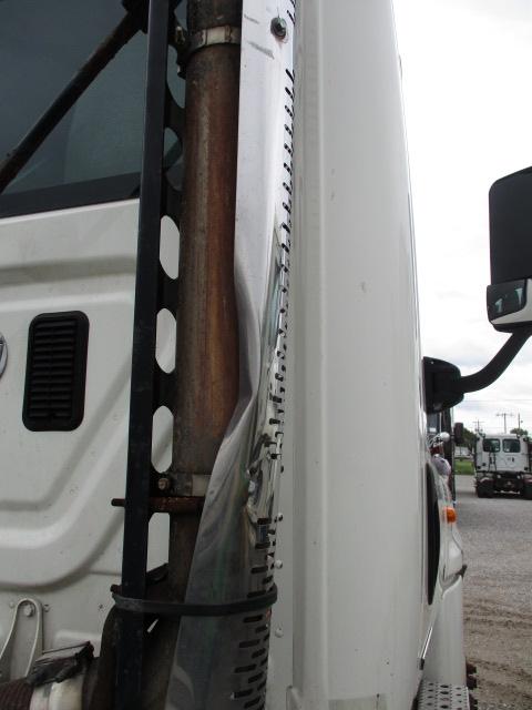 2011 FREIGHTLINER Cascadia CA12564ST Conventional